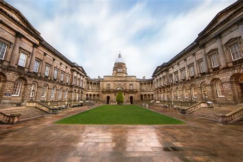 复旦大学有哪些好看的或者难看的校园建筑？ - 知乎