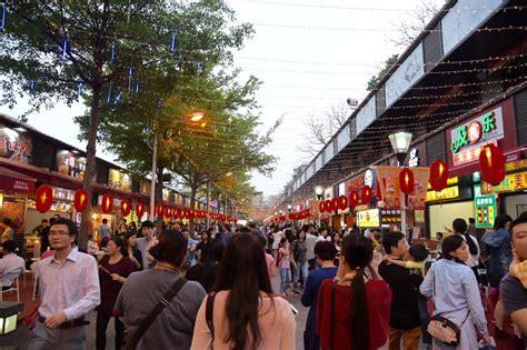 最火的夜市_上海人气美食排行榜十大小吃攻略 上海小吃街美食街排名及_中国排行网