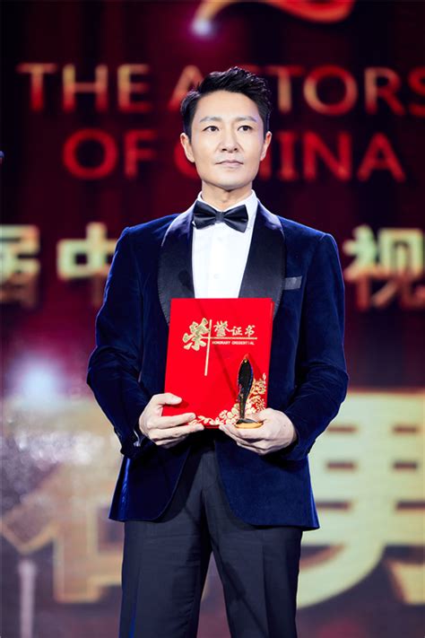 致敬中国好演员，涂松岩中国电视好演员盛典情景朗诵《我是演员》__凤凰网