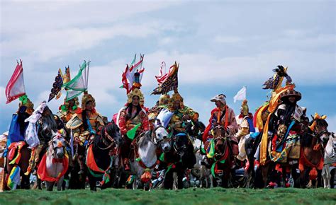 果洛州甘德縣的馬背藏戲《賽馬稱王》，這是藏戲中最著名的劇目之一。-三江源地区文化-图片