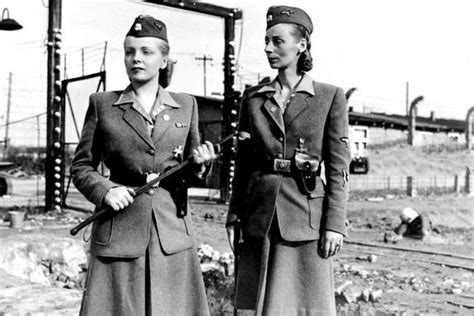 二战时的德国：50万妇女加入纳粹，集中营中的女看守就是死亡天使_凤凰网