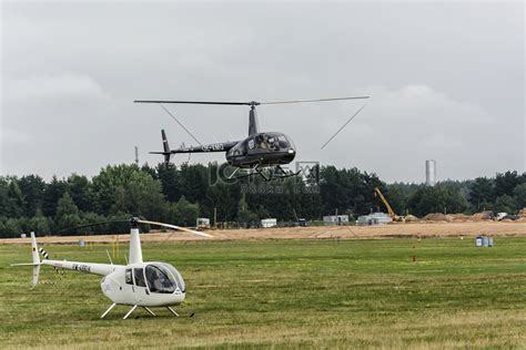 第16届世界直升机锦标赛直升机参赛者高清摄影大图-千库网