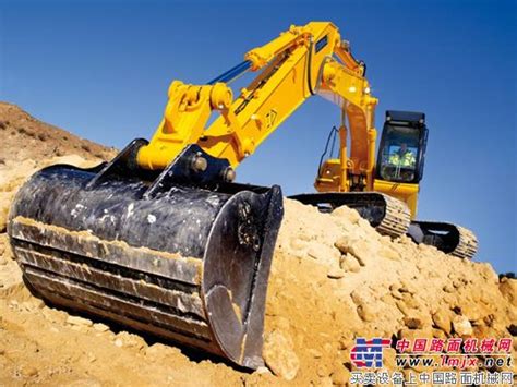 挖掘机修路技巧分享_江苏远业液压机械有限公司