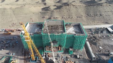 中国水利水电第五工程局有限公司 基层动态 哈密项目业主营地综合办公楼封顶