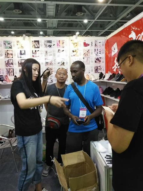 广州荔湾鞋业制造协会携近50家企业亮相广州鞋业展-去展网