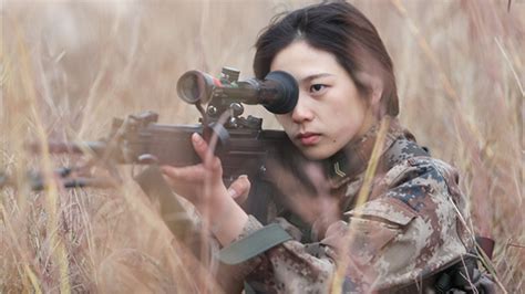 女狙击手日常训练，就一个字：酷！ - 中华人民共和国国防部