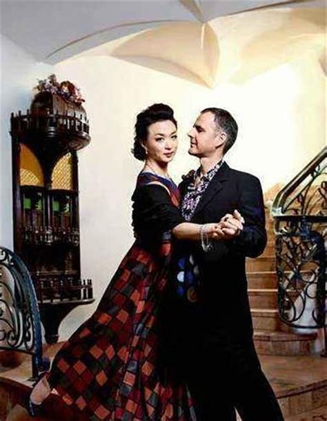 金星和老公在意大利举办婚礼，她穿婚纱的样子太惊艳_凤凰网