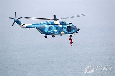 解放军直20直升机首次展现6机编队 非常壮观(图)_手机新浪网