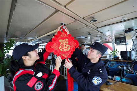 舟山边检优质服务国内首次民间组织远航南极船舶