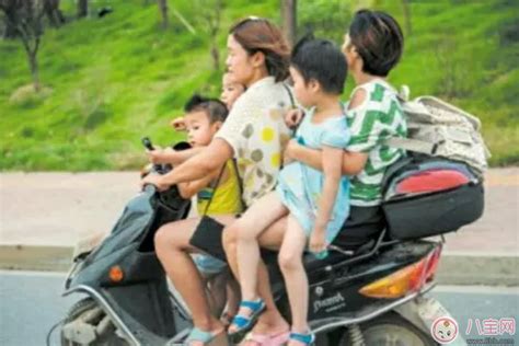 如何减少电动车载孩子危险 家长骑电动车载孩子如何保障安全 _八宝网