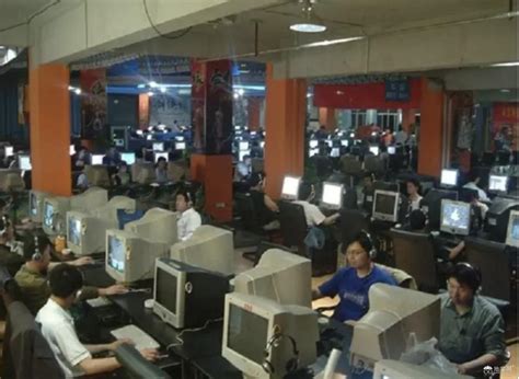 武汉建设新村黑网吧扎堆 未成年人岔着上(图)_湖北频道_凤凰网