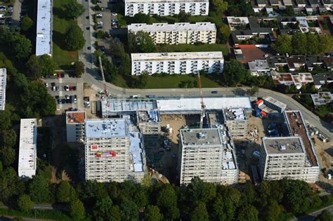 Wolfsburg aus der Vogelperspektive: Baustelle zum Neubau des Hochhaus ...
