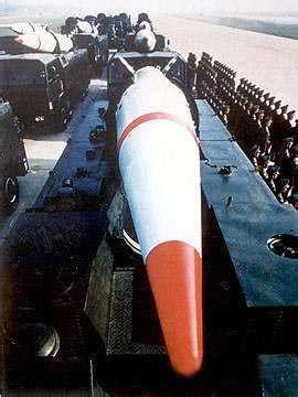 一天亮出两款大杀器！美海空军同时发射洲际导弹-中国南海研究院