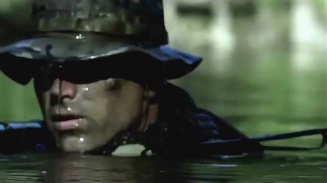 勇者行动：无限接近实战的战争电影，现役海豹突击队员本色出演！