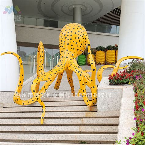 惠州市盛美创意制作。大型玻璃钢八爪鱼雕塑，支持定制各种海鲜造型美陈。