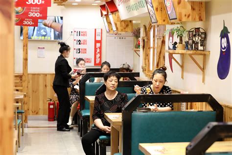 堂食就餐探访报道之五丨新乡：多数饭店只提供打包服务-大河新闻
