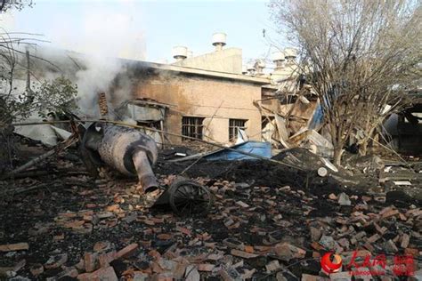 新疆昌吉毛纺厂锅炉爆炸2人受伤 钢结构厂房被炸塌(组图)|消防员|执勤_凤凰资讯