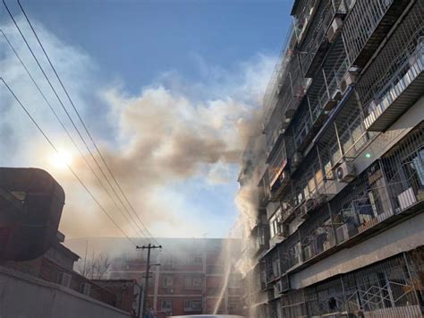 天津河东区一小区发生爆炸，居民：听到两声巨响，闻到烧焦味|天津市|爆炸|消防_新浪新闻