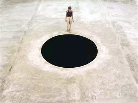 卡普尔的“黑洞”：在“危险”边缘试探，是印度和西方精神的结合|坠入地狱|卡普尔|黑洞_新浪新闻