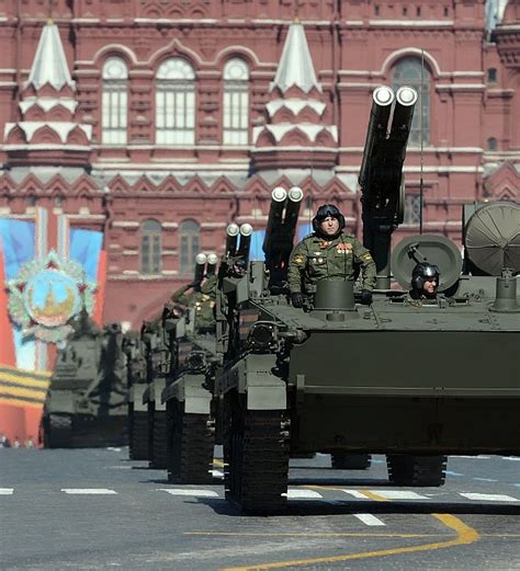 钢铁洪流回来了：俄最新一批T-90M坦克交付，性能远超基本型_凤凰网