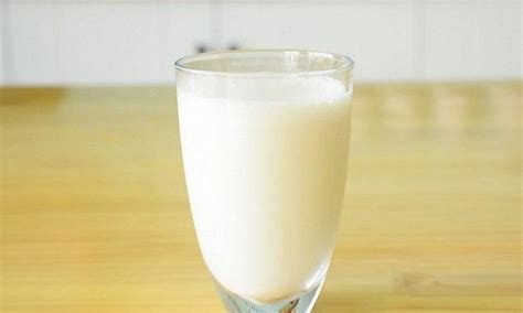 牛奶和牛乳的区别 纯牛乳和生牛乳的区别 _牛奶和牛乳的区别