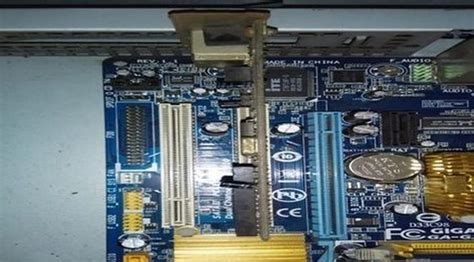 近来买了一个台式机内置网卡他的插口是迷你的PCI-E的但是因为位置的原因这个主板上的位置被遮挡了,-ZOL问答