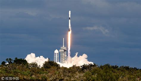 美国SpaceX首次在海上成功回收猎鹰9号运载火箭 - 2016年4月9日, 俄罗斯卫星通讯社