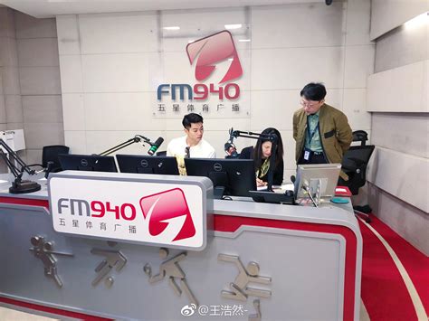 五星体育女主播运动写真 完美身材血脉喷张(组图)——上海热线体育频道