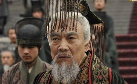 国家一级演员72岁鲍国安近照曝光，演曹操成经典，却被曹操“害惨”_角色