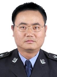 市公安局党委委员、特巡警支队支队长：杨晓林-广元市公安局
