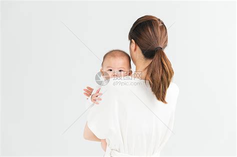 母婴妈妈抱着宝宝高清图片下载-正版图片500962177-摄图网