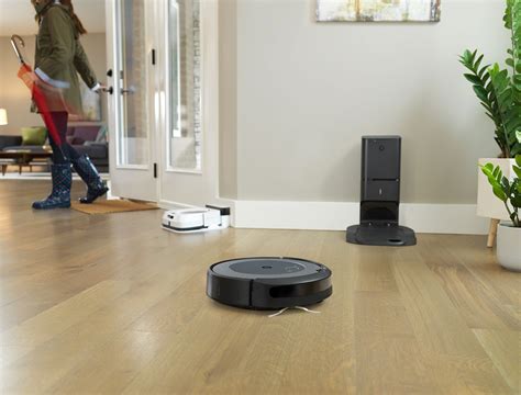 iRobot 在中国发布 Roomba i 系列扫地机器人新品，丰富其可自动集尘的扫地机器人产品阵容 | 极客公园