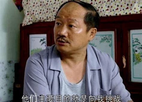 54岁谢广坤被原配开撕，爆料他多次出轨，不满三任妻子都生的女儿