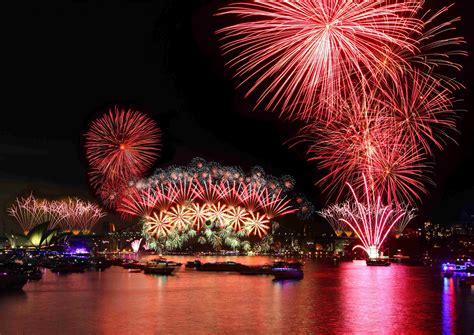 Welcome The New Year With The Most Extravagant Fireworks - Pursuitist