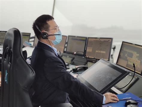 太暖心！运-20机长和武汉机场塔台隔空喊话(含视频)_手机新浪网