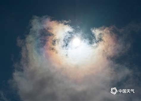 怀化鹤城：出现日晕奇观 天空五彩斑斓蔚为壮观__鹤城区新闻网