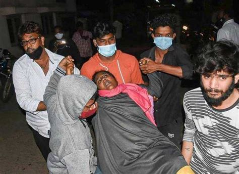 印度西孟加拉邦多车相撞 致13人死亡18人受伤 - 封面新闻