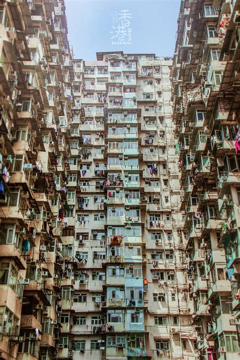 香港鲗鱼涌旧住宅区过度拥挤的房屋景观高清图片下载-正版图片506161934-摄图网