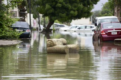 人工降雨意外引发暴雨，迪拜全城大面积积水