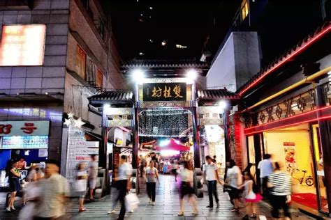 江苏常州：商业街区夜色美-人民图片网