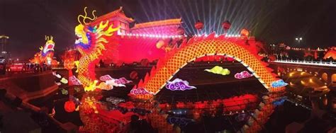 西安城墙新春灯会表演高清图片下载-正版图片500830708-摄图网