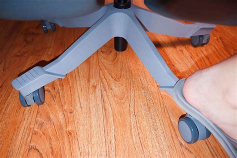 近2000块的网易严选 3D悬挂腰靠高端人体工学椅能不能买