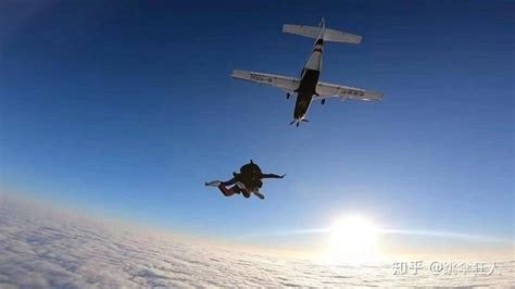 探访三亚首家跳伞基地：3000多米高空跳伞玩转天际_直升机