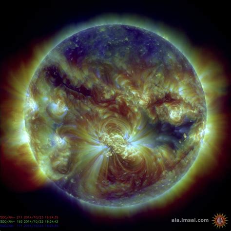 科学网—太阳表面惊现巨型黑子群 - 田晖的博文