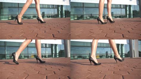 【图】高跟鞋走路图片 教你如何正确穿高跟鞋(3)_高跟鞋走路_伊秀服饰网|yxlady.com