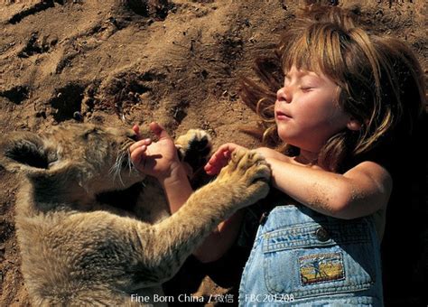 40张孩子与动物在一起的照片 来自世界各地摄影师的作品 - 第5页 | 宠物天空
