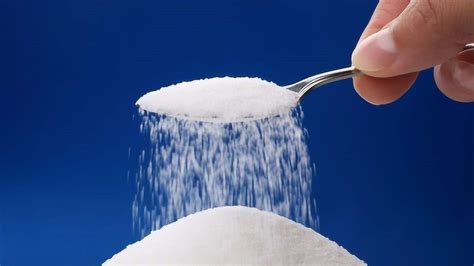 冰糖和普通的白砂糖有什么不同？ 冰糖的主要功效有哪些？ - 知乎