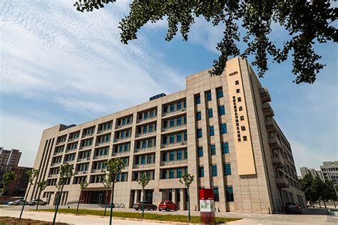 齐鲁工业大学产教融合实验实训基地轻工实验实训中心楼