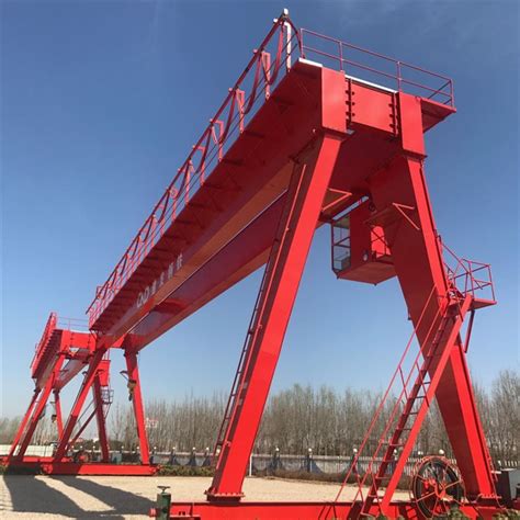 国内最大900t×230m龙门起重机安装完成-河南省铁托起重