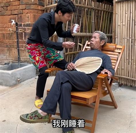 张焱:湖南父子俩上演爆笑"坑爹"日常,干啥啥不行,挨揍第一名!_腾讯视频